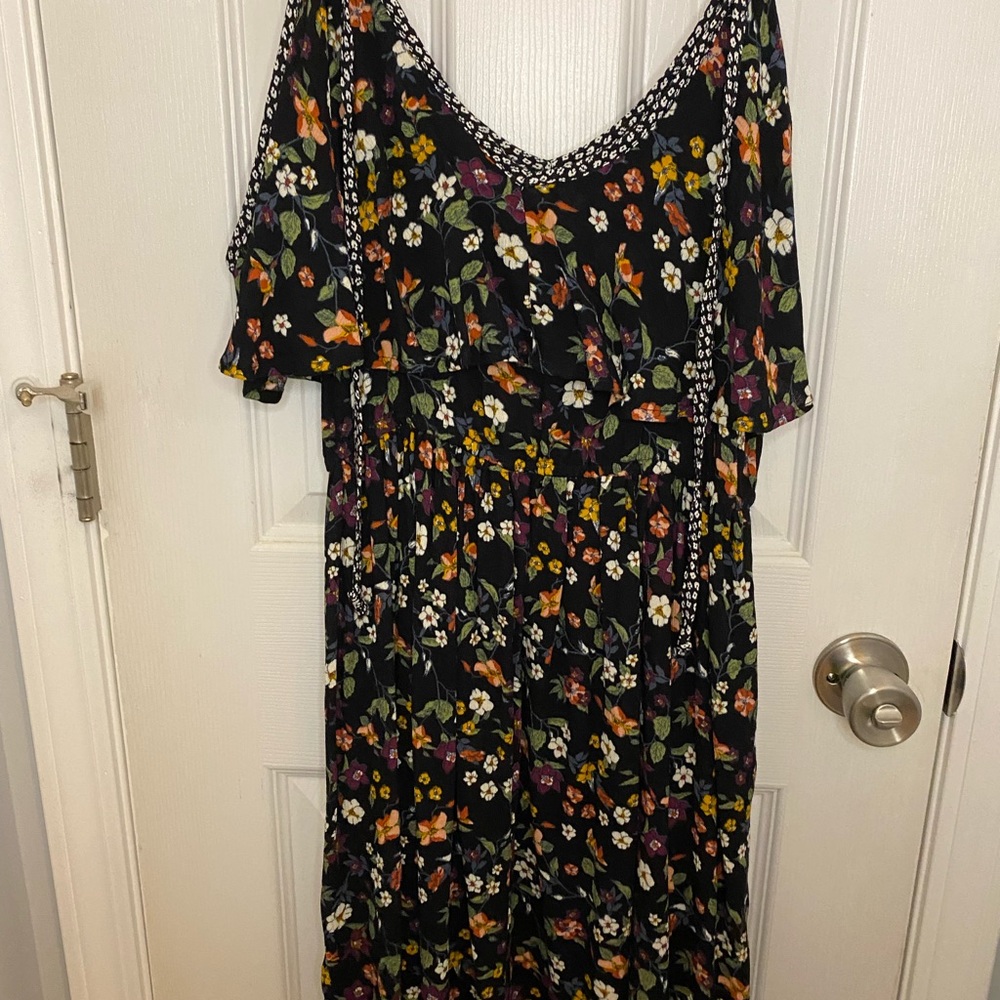 Spring dress - Picture 3 of 3